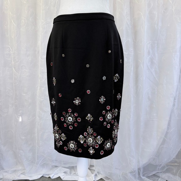 White House Black Market Dresses & Skirts - White House Black Market Beaded Floral Pencil Skirt Black Wool Blend Size 4